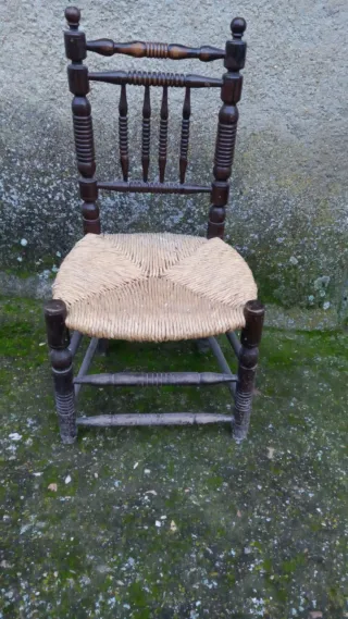 Sillas antiguas de madera