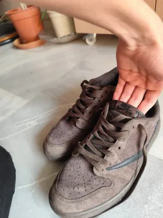 Air Jordan 1 x Travis Scott Marrón