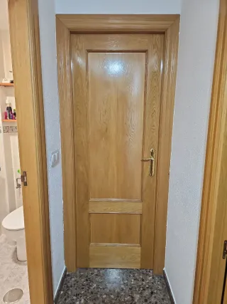 Puerta de madera interior