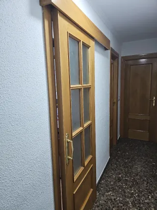 Puerta de madera interior