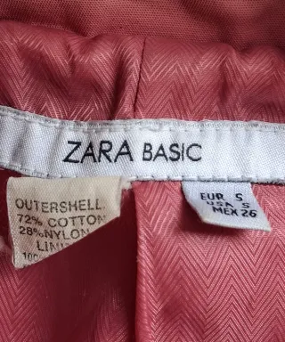 Descripción: Gabardina Estilo Trench Zara Basic