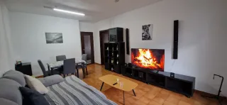 ALQUILER Habitación amplia  CHICA/WIFI