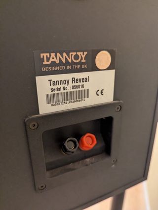 Altavoces Tannoy Rojos con Soporte