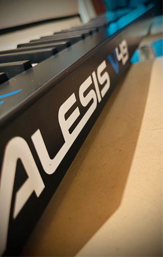Controlador Teclado Alesis V49