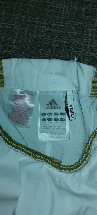 Pantalón oficial Real Madrid infantil.