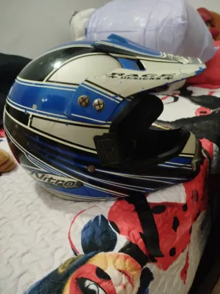 Casco Nitro Racing Azul y Blanco de fibra.de CARBO