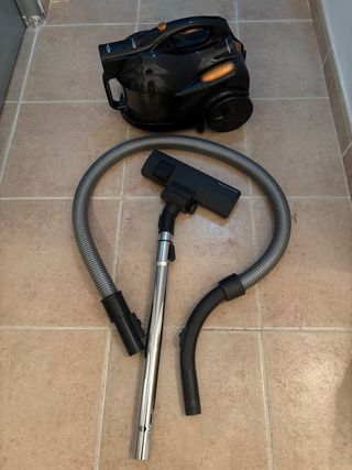 Aspiradora Solac Negra