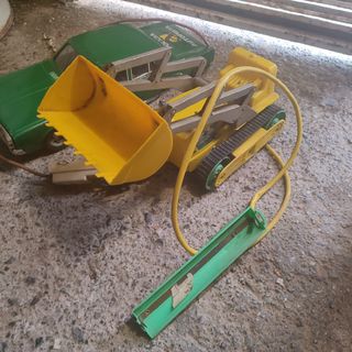 Juguetes antiguos: Coche Policía y Excavadora