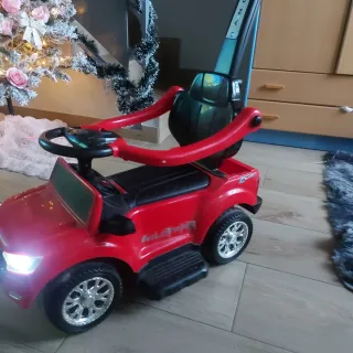 Carrito eléctrico infantil rojo con cargador