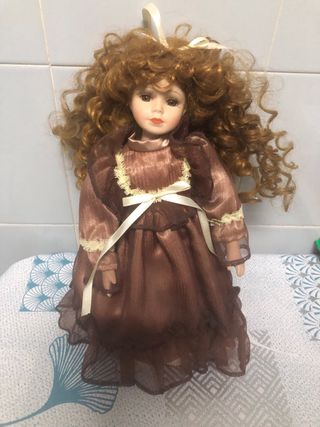 Vecchi Bambole di Porcellana in Abito Beige