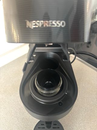 Cafetera Nespresso Vertuo Negra