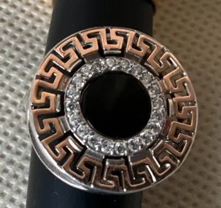 Anello in argento 925 con inserti in oro zirconio