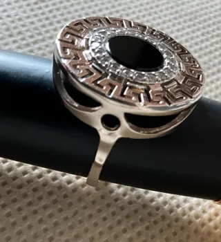 Anello in argento 925 con inserti in oro zirconio