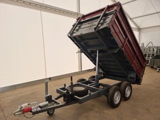 Remolque basculante para coche con freno inercia