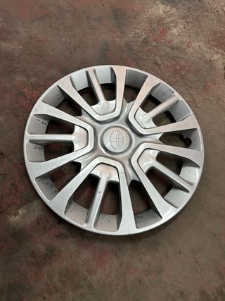 Tapacubos Toyota Buen Estado