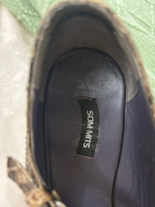 Zapatos de cuña piel pitón