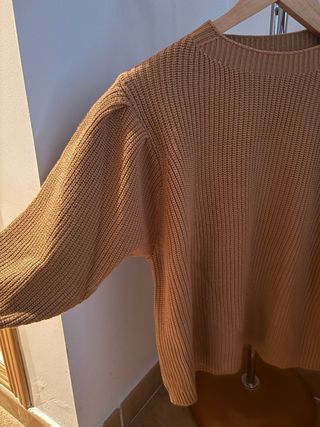 Jersey color camel de punto Stradivarius