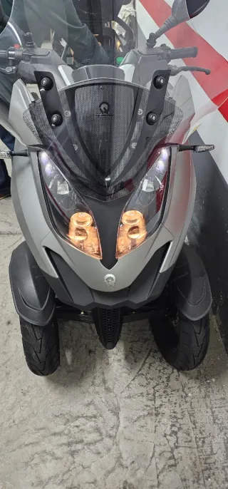 Motocicleta/ ciclomotor/ scooter/