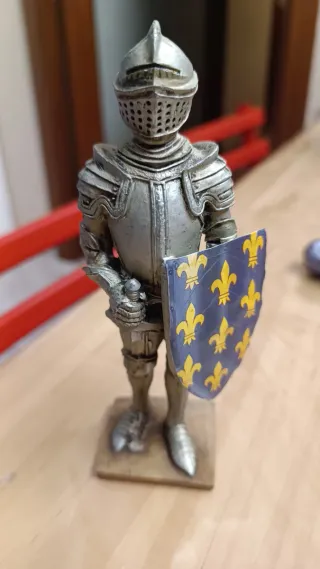 Figura Caballero Resina 15cm