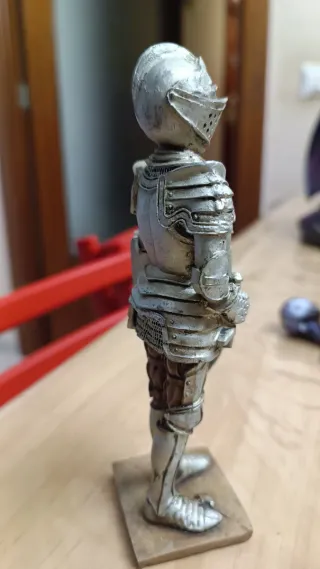 Figura Caballero Resina 15cm