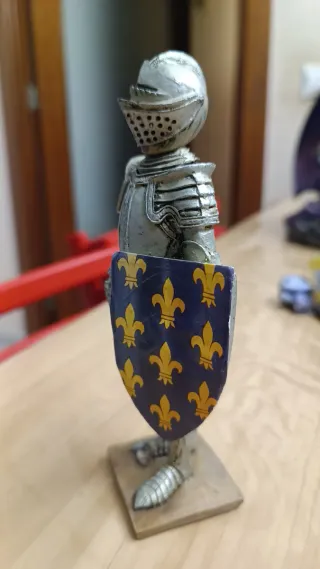 Figura Caballero Resina 15cm