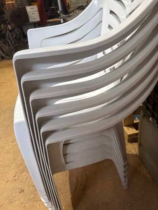 Sillas de jardín apilables blancas