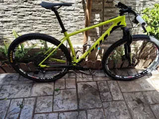 Bicicleta Scott Scale Carbono