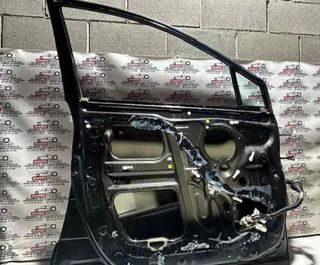 Toyota 174856 puerta corolla verso 2.2 turbodiesel