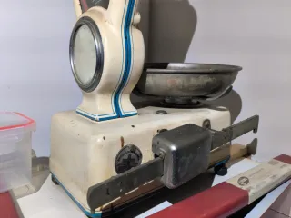 Balanza antigua de hierro