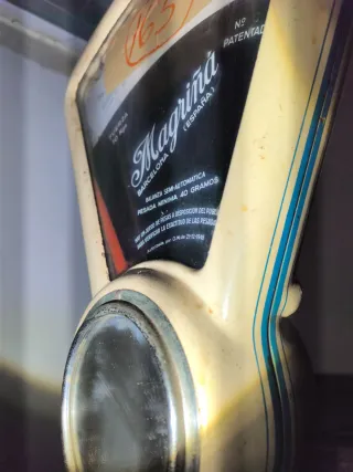 Balanza antigua de hierro