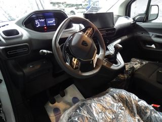 PEUGEOT e-Rifter e-Rifter GT Standard 100kW