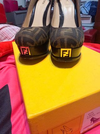 Fendi Décolleté Originali Logo e Plateau