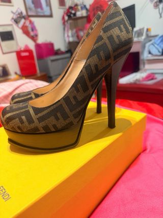 Fendi Décolleté Originali Logo e Plateau