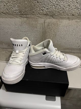 Tenis Jordan Blancos