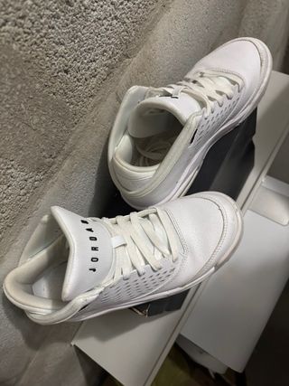 Tenis Jordan Blancos