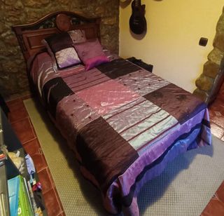 Edredón Morado Hecho a Mano + Cojines