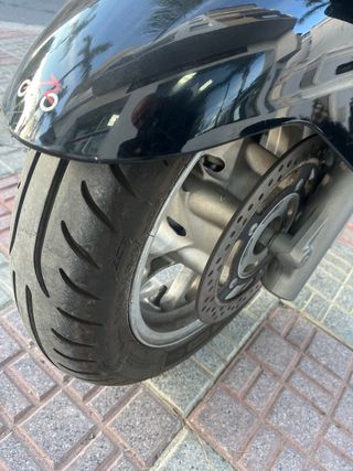 Suzuki Burgman 400 Negra