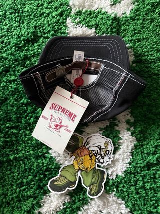 Gorra Supreme x True Religion