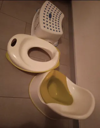 Set vasino, sgabellino e riduttore water