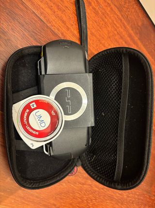 Consola PSP Negra + Juego Burnout Legends + Funda