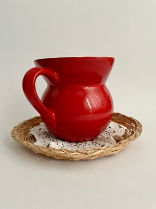 Caraffa vintage in ceramica rossa
