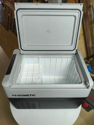 Nevera Dometic CFF35 34L compresor