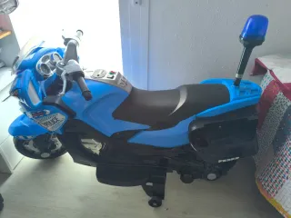 Moto Policía Niño a Batería