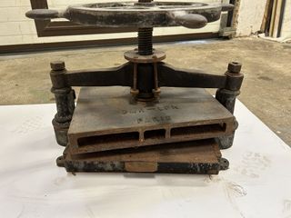 Antigua Prensa de Encuadernación Francesa "Paris"