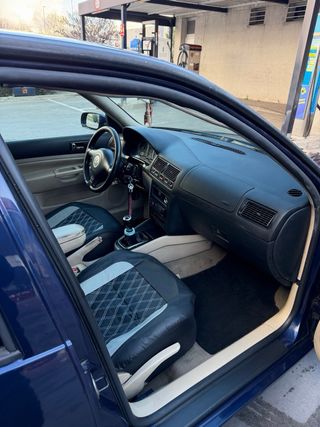 Volkswagen Golf 130 asz