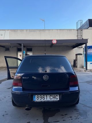Volkswagen Golf 130 asz