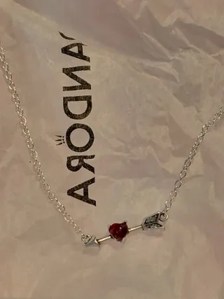 Collana Pandora Cuore e Freccia Argento Rosso