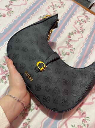 Bolso Guess Negro y Dorado