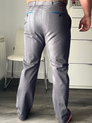 Pantalón chino gris