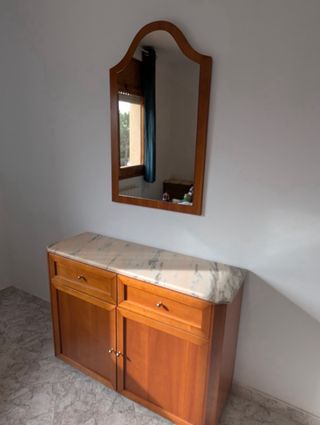 Habitación de madera clásica (*)